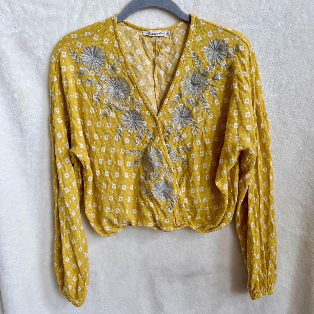 Chloe & Katie Womens Mustard Yellow Floral Embroidered Crop Wrap Top Size M